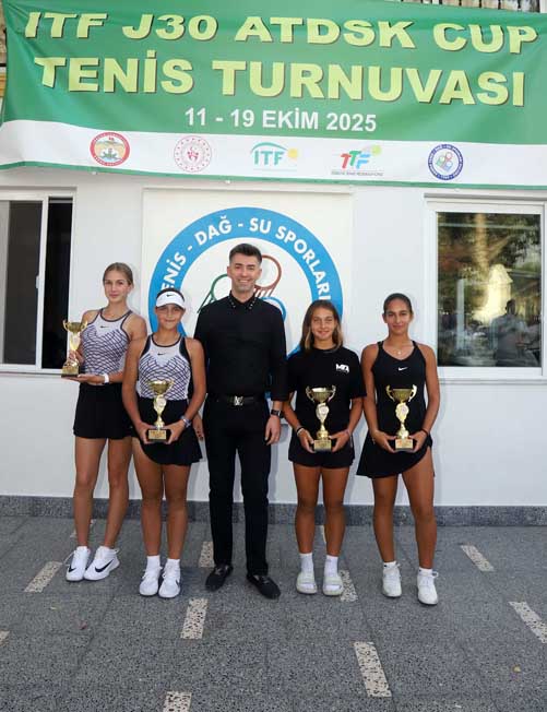 atdsk6 (çift kızlar şampiyon ve finalistleri).JPG